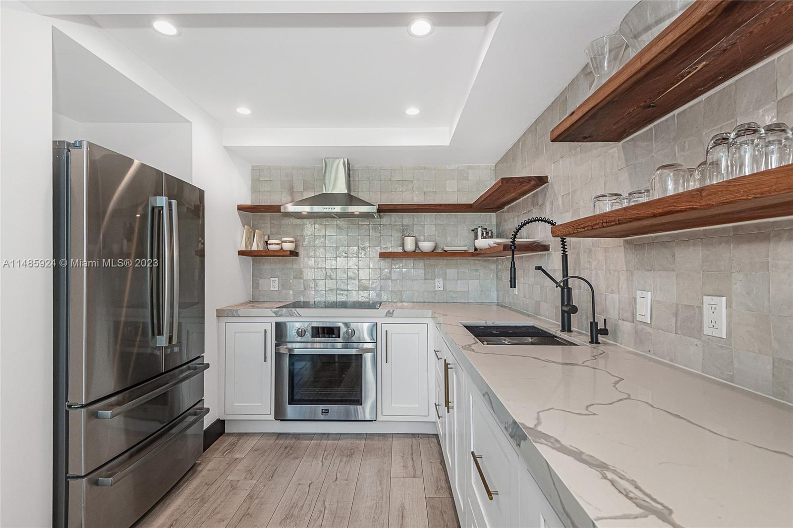 ABSOLUT CONDO - Residential