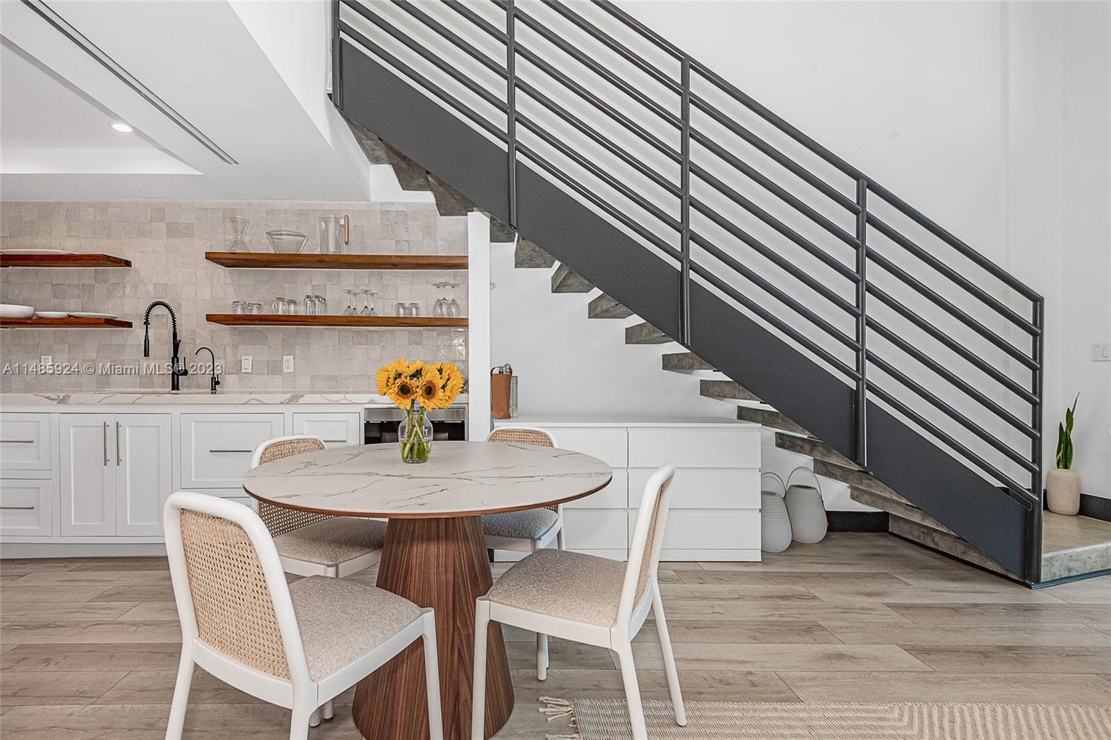 ABSOLUT CONDO - Residential