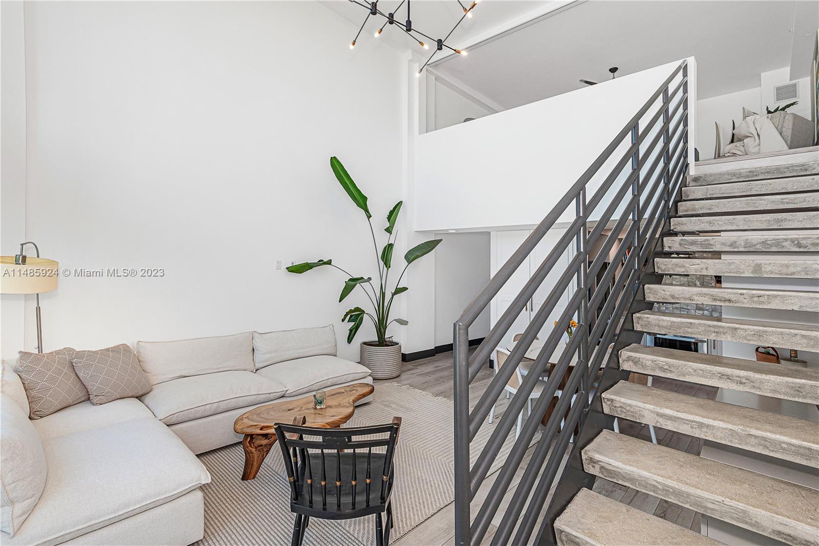 ABSOLUT CONDO - Residential