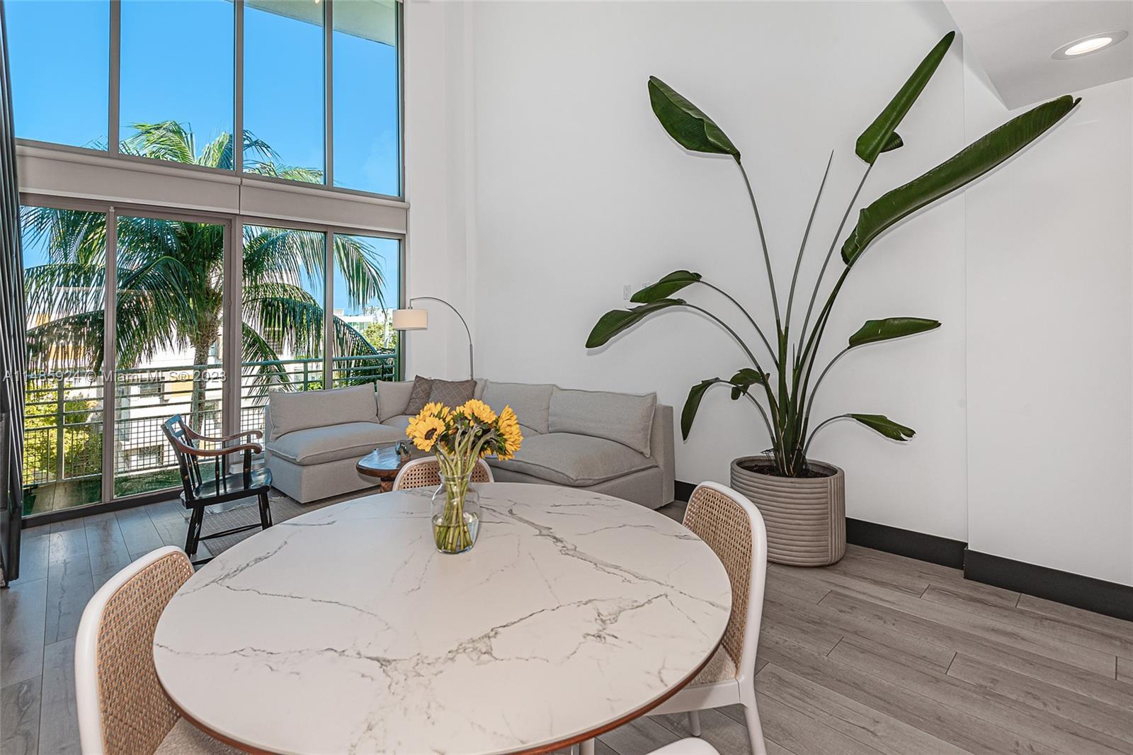 ABSOLUT CONDO - Residential