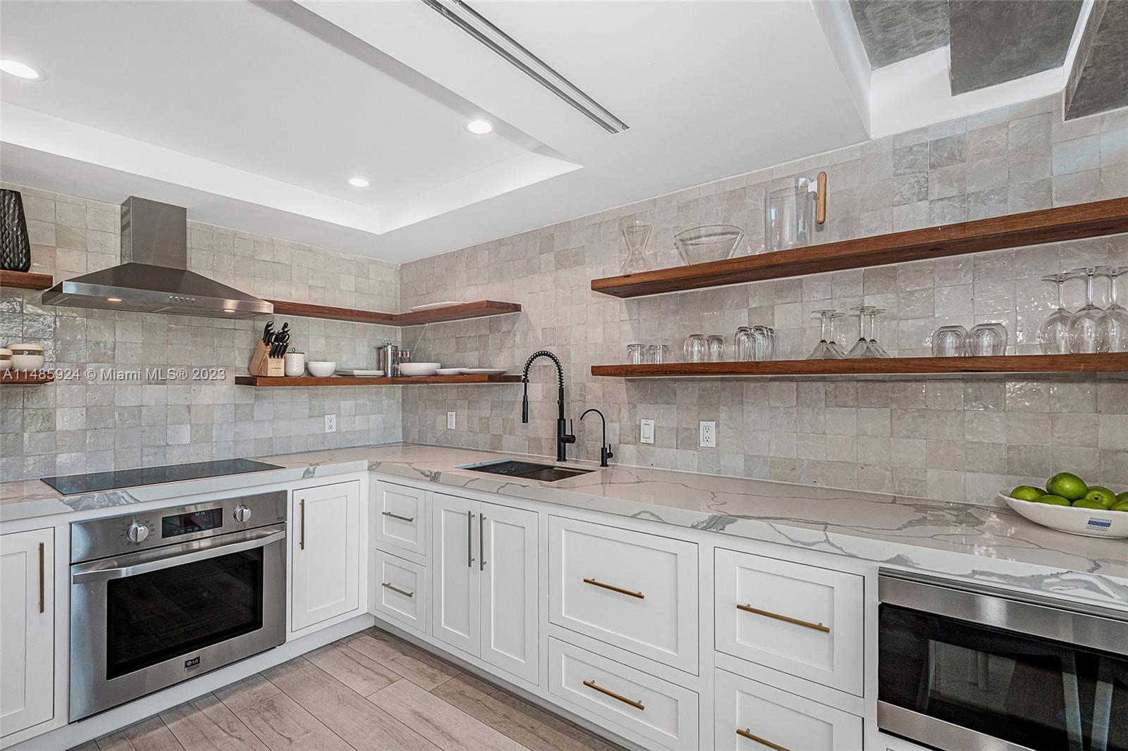 ABSOLUT CONDO - Residential
