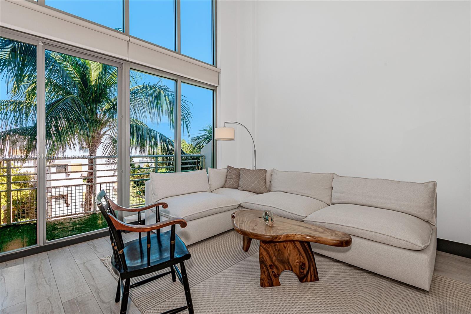 ABSOLUT CONDO - Residential