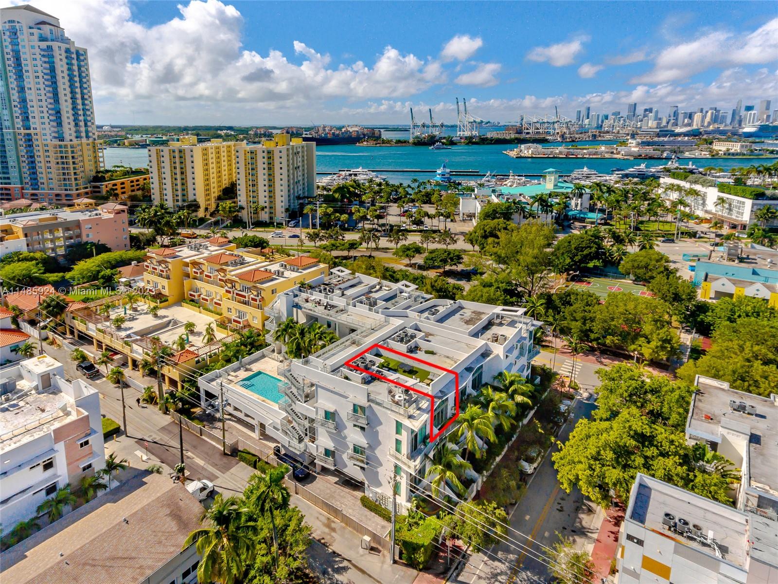 ABSOLUT CONDO - Residential