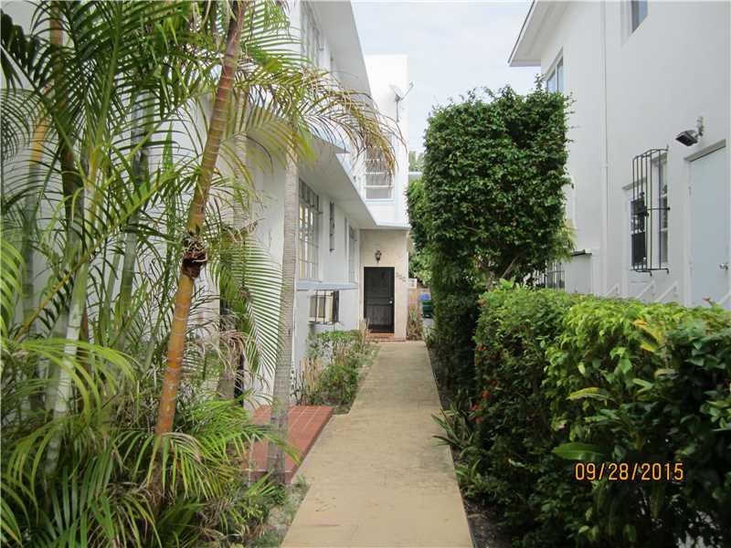 Outstanding Bright and Spacious Apartment with a large private outdoor Terrace to enjoy with Family and friends. This 2 Br-2Ba Condo Features: Hardwood floors ,New Bath ,Closet Galore ,Large Corner Unit Windows ,Private Open Terrace for Entertainment. Pur e South Beach Art Deco Living. Enjoy Everything Miami Beach have to offer. Configure your Preferred Design in this Amazing Location. A MUST SEE !!!