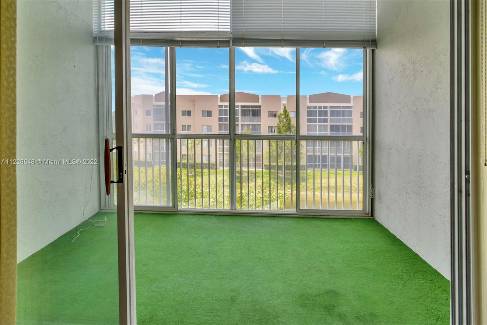 TRENT A CONDO - Residential