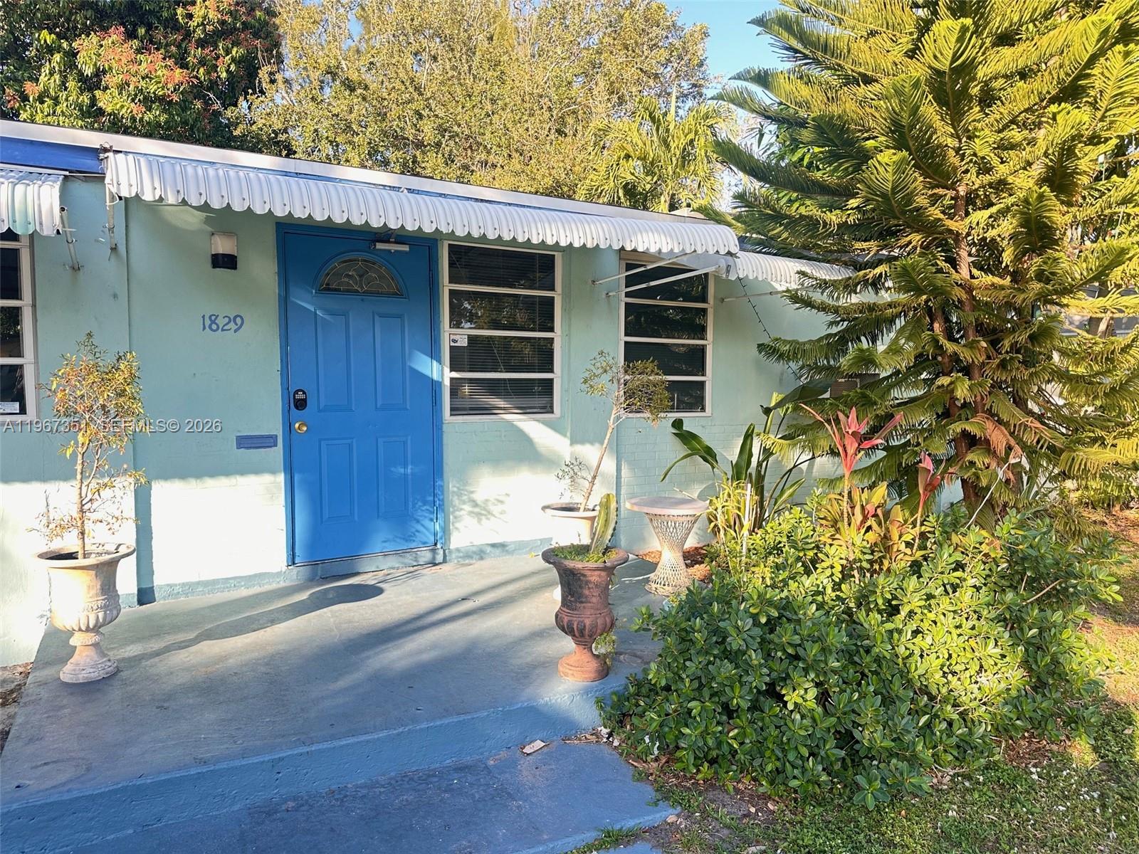 HOLLYWOOD ESTATES - Residential