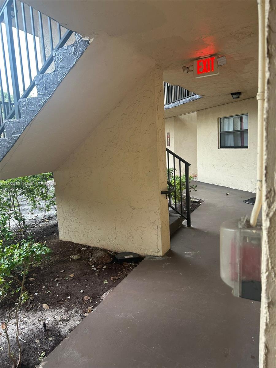 PLANTATION CLUB C CONDO - Residential