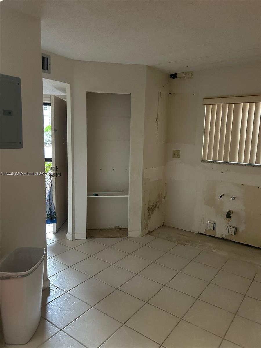 PLANTATION CLUB C CONDO - Residential