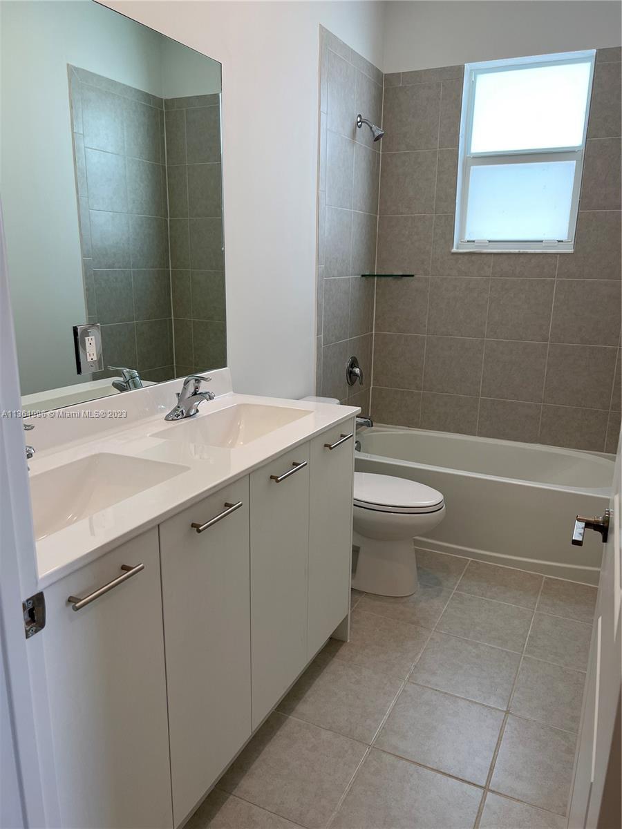 GOLF PARK SEC 1 - Residential Lease