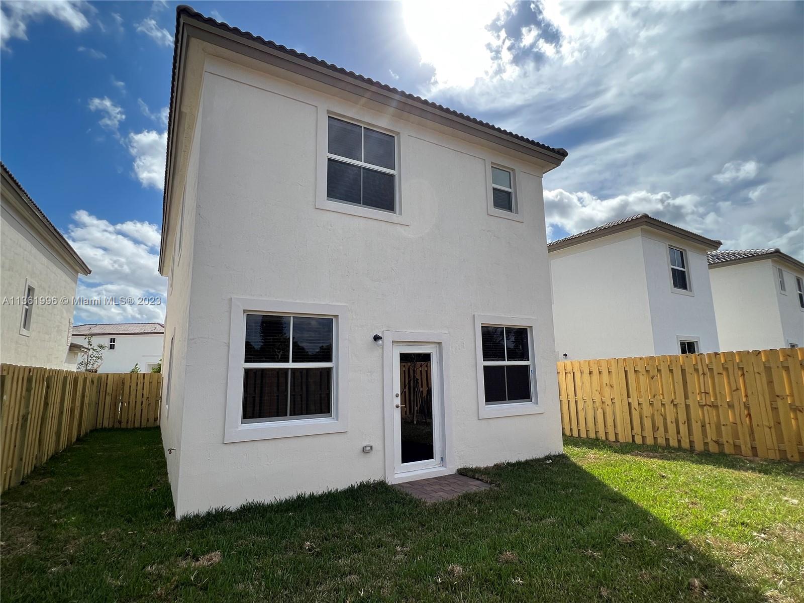 GOLF PARK SEC 1 - Residential Lease