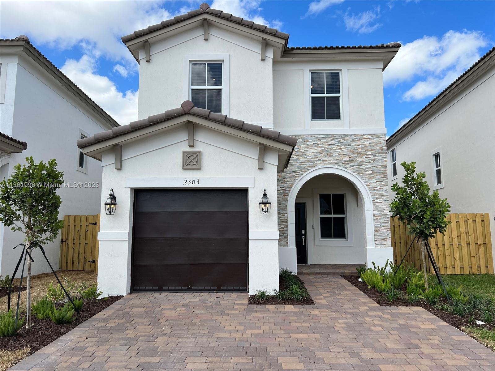 Brand new single home with big fence patio as Westview North, easy to the major highways, wonderful new gated community with clubhouse.