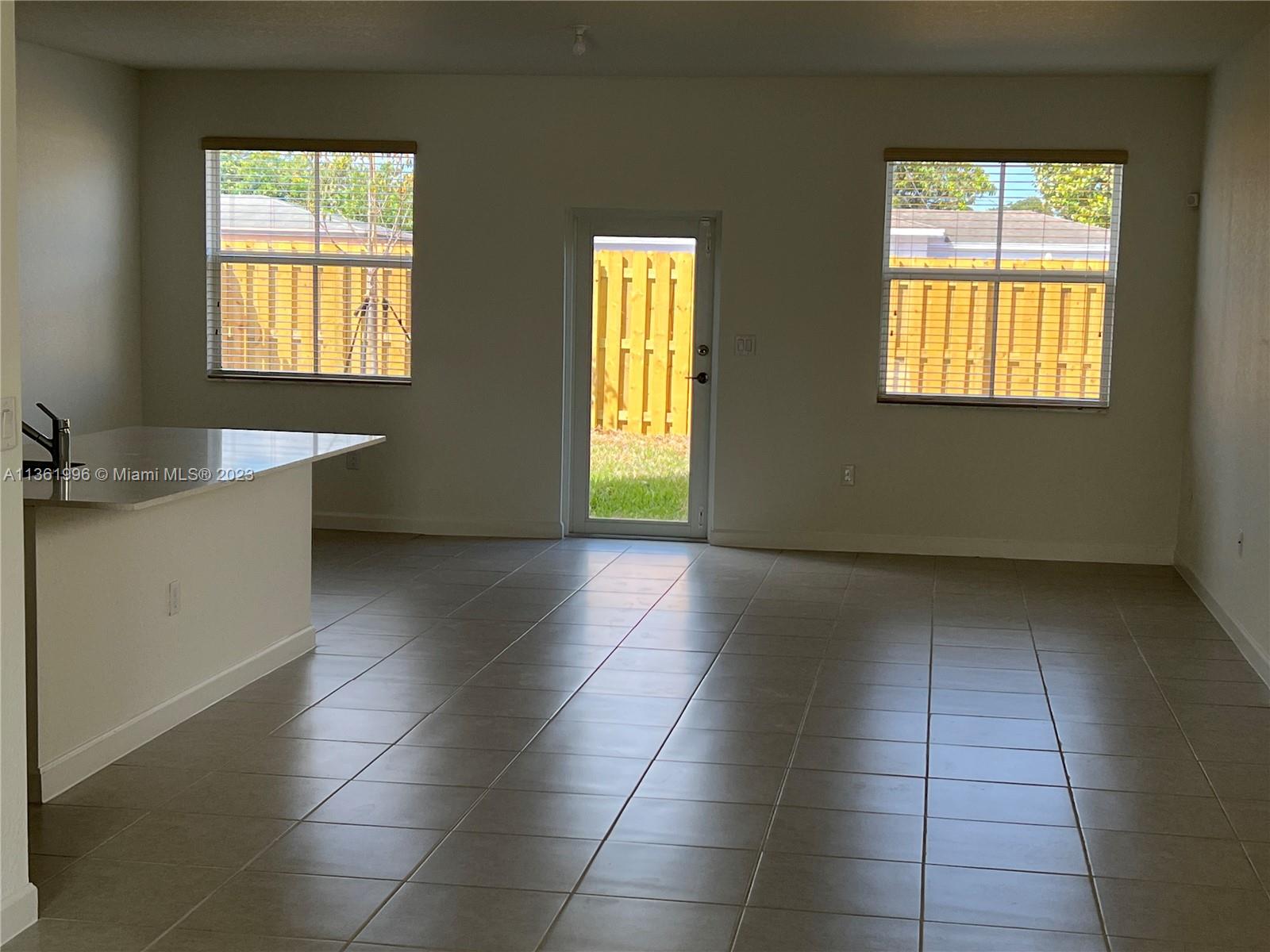 GOLF PARK SEC 1 - Residential Lease