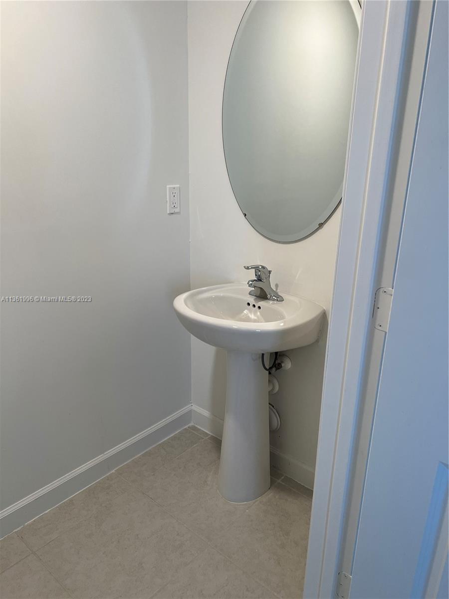 GOLF PARK SEC 1 - Residential Lease