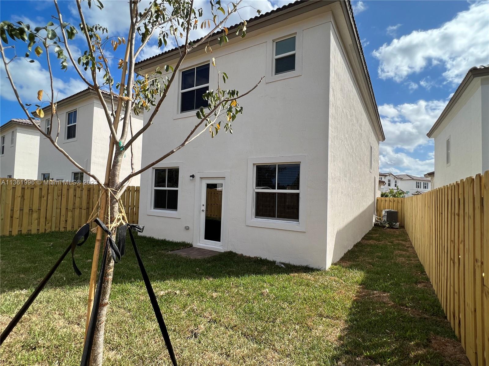 GOLF PARK SEC 1 - Residential Lease