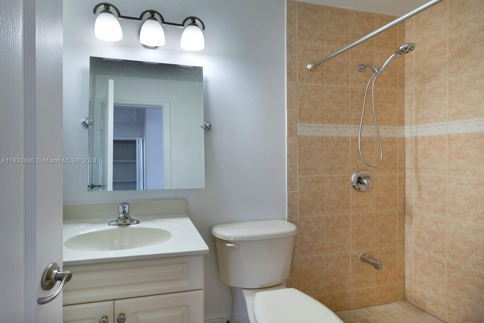 SOUTH BAY ESTATES - Residential Lease