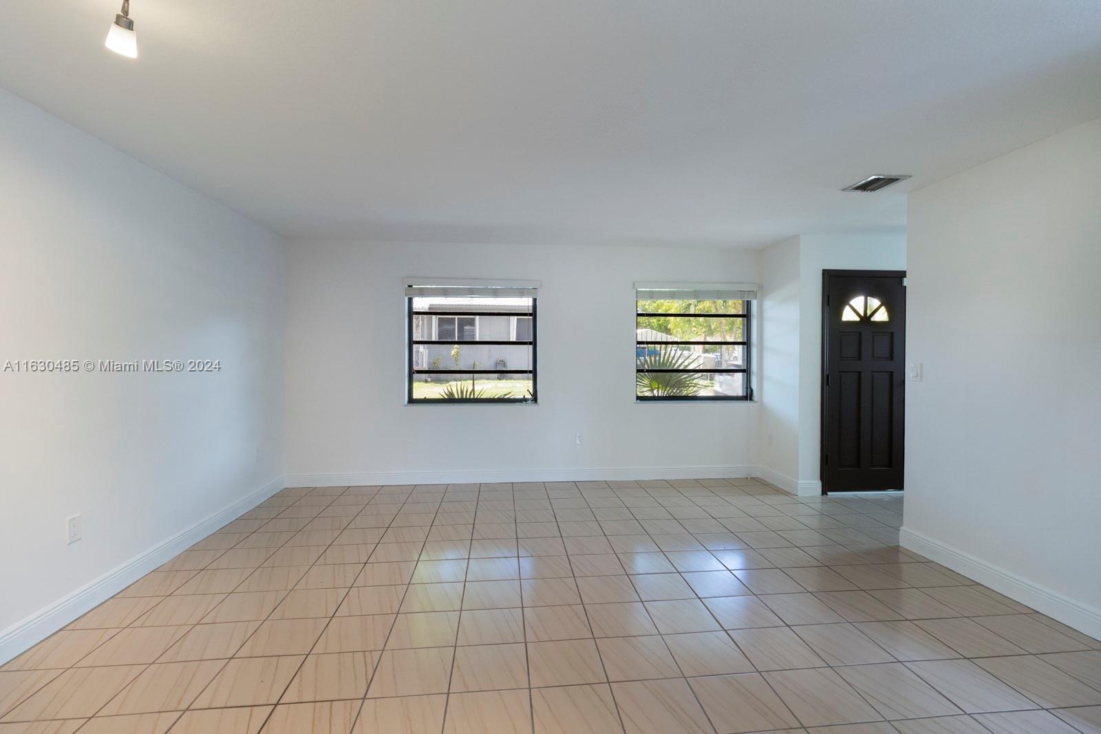 SOUTH BAY ESTATES - Residential Lease