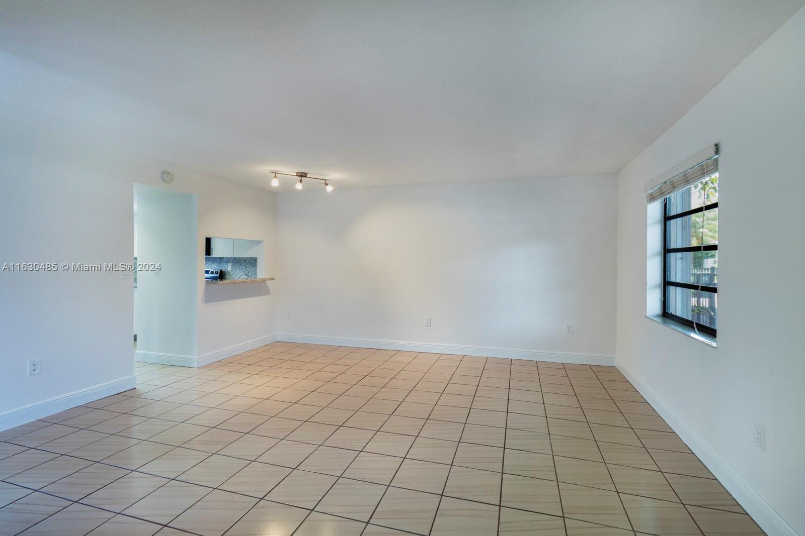 SOUTH BAY ESTATES - Residential Lease
