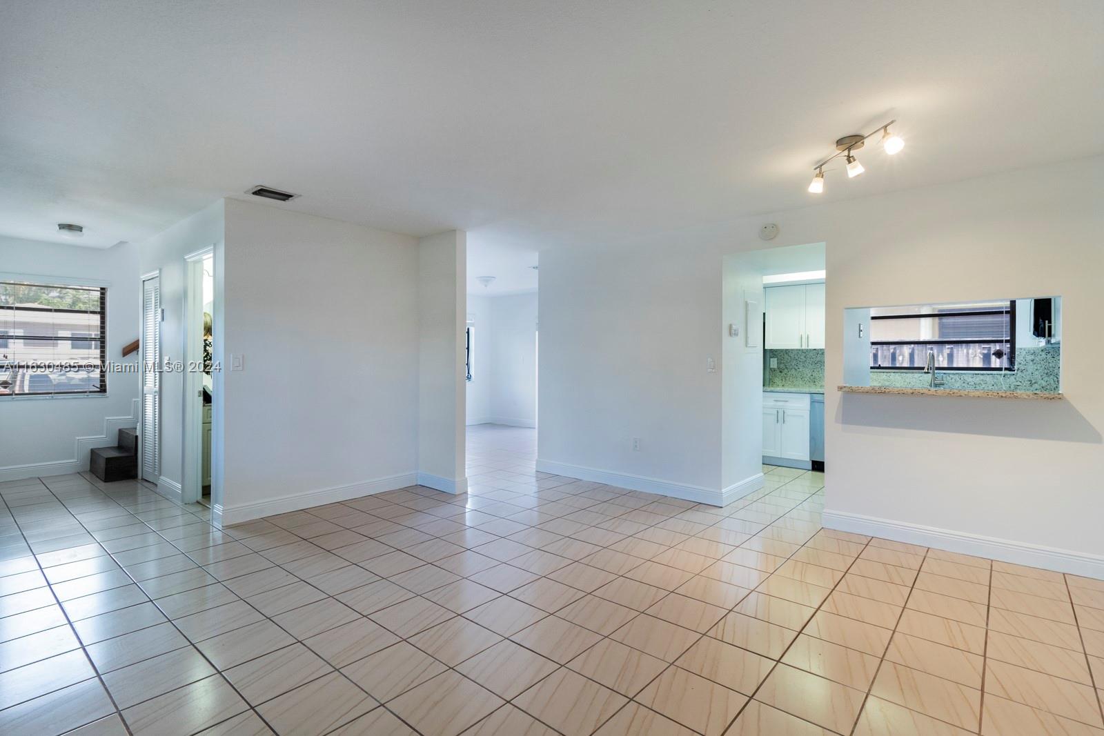 SOUTH BAY ESTATES - Residential Lease