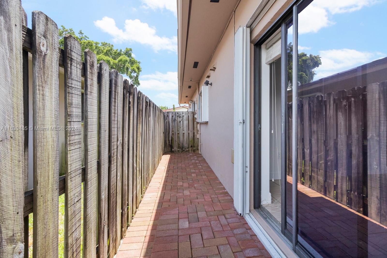SOUTH BAY ESTATES - Residential Lease