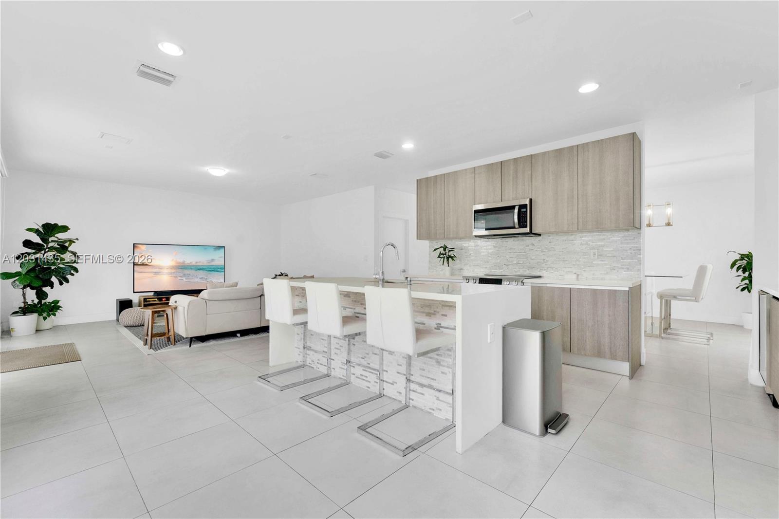 DORAL PALMS SOUTH - Residential