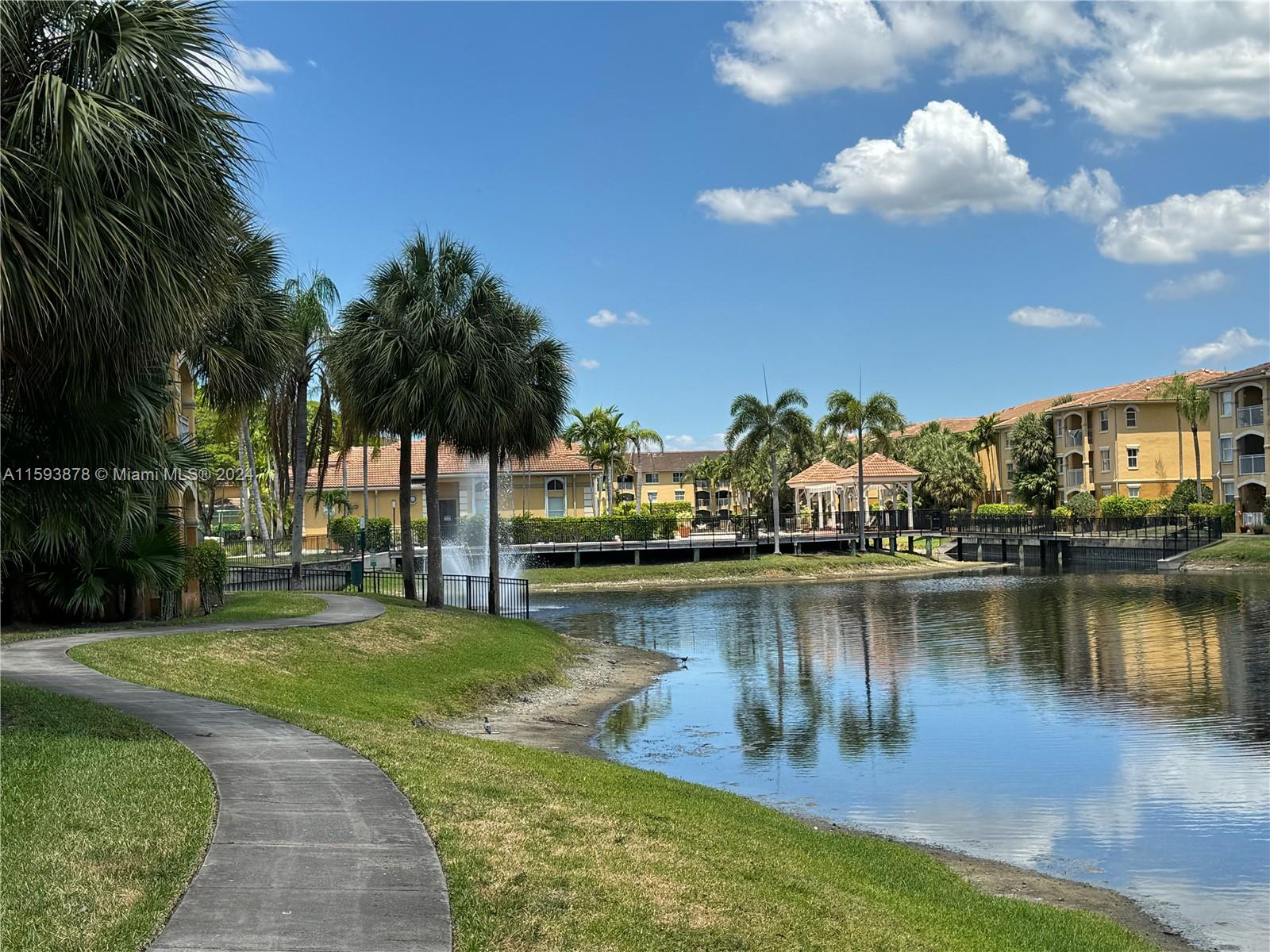 THANK YOU FOR SHOWING!! Live in this remodeled 2 br unit @ La Via Condominium. New floors, new A/C, new water heater, your client will love it!
Ammenities include pool, gym, clubhouse, tennis court, kids playground
Please contact LA