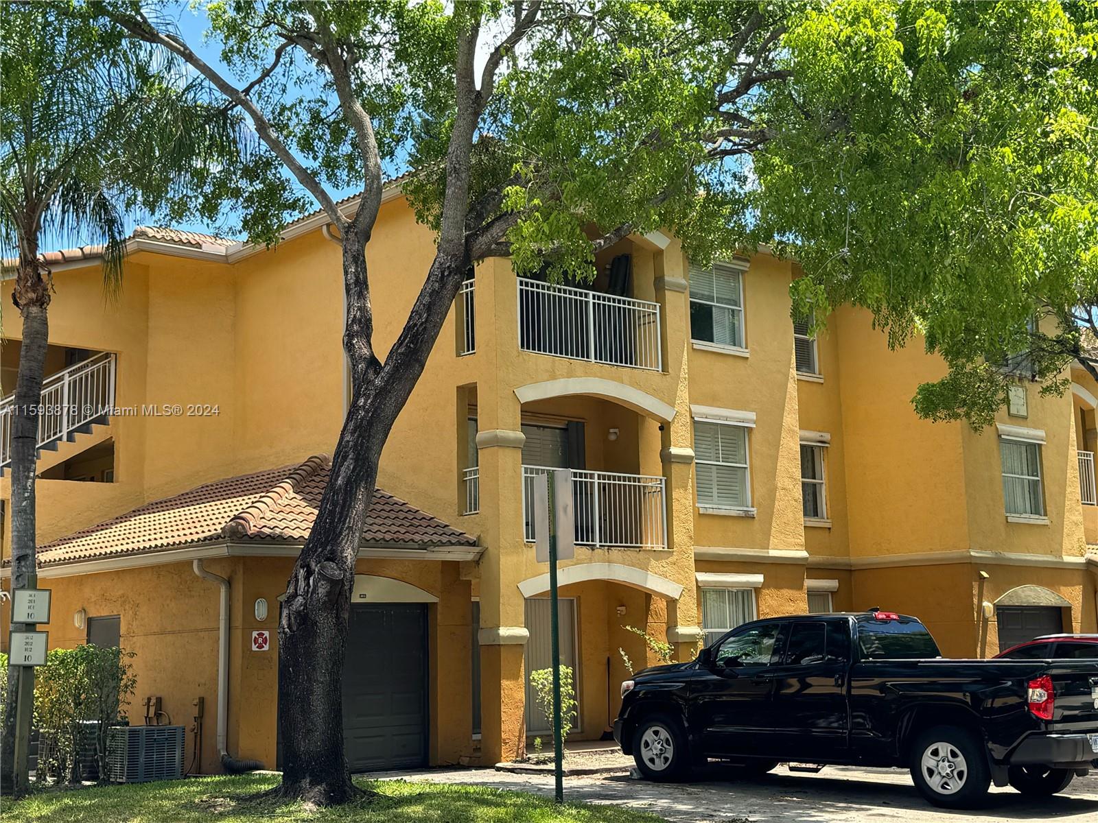 LA VIA CONDO - Residential Lease