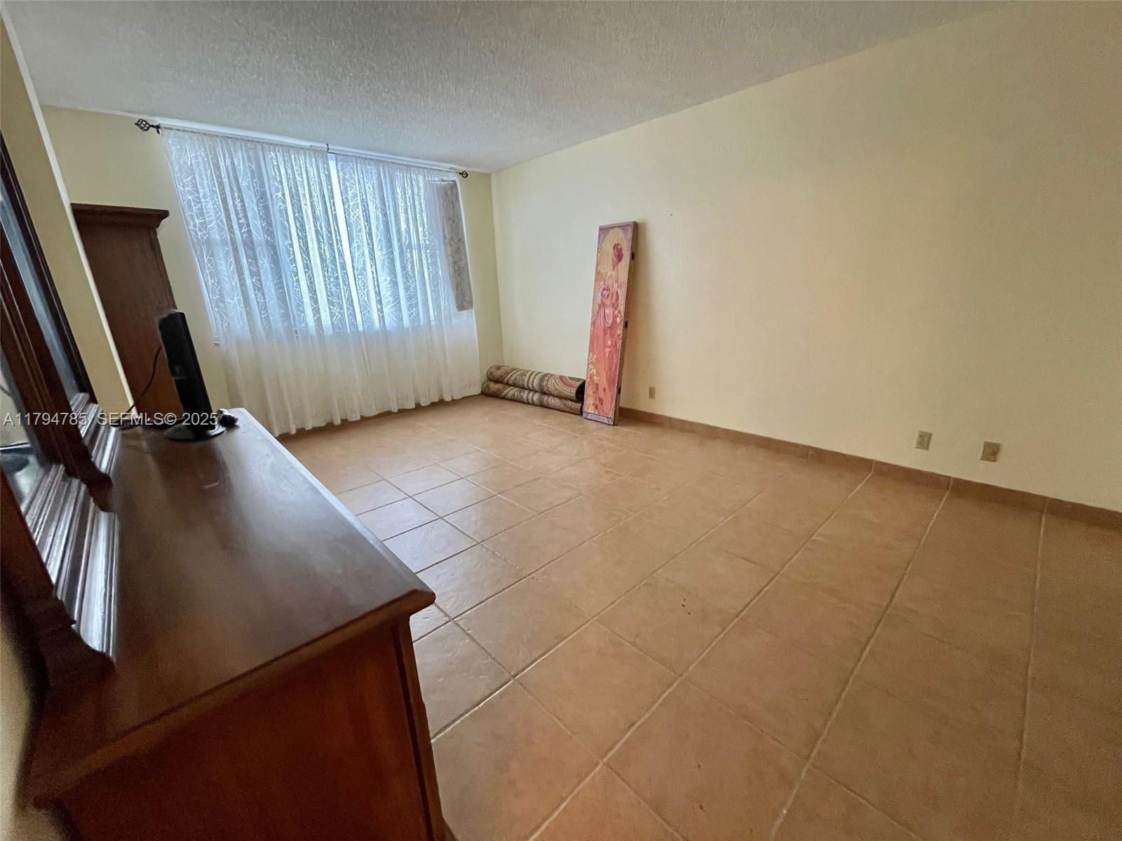 HILLCREST EAST NO 23 COND - Residential