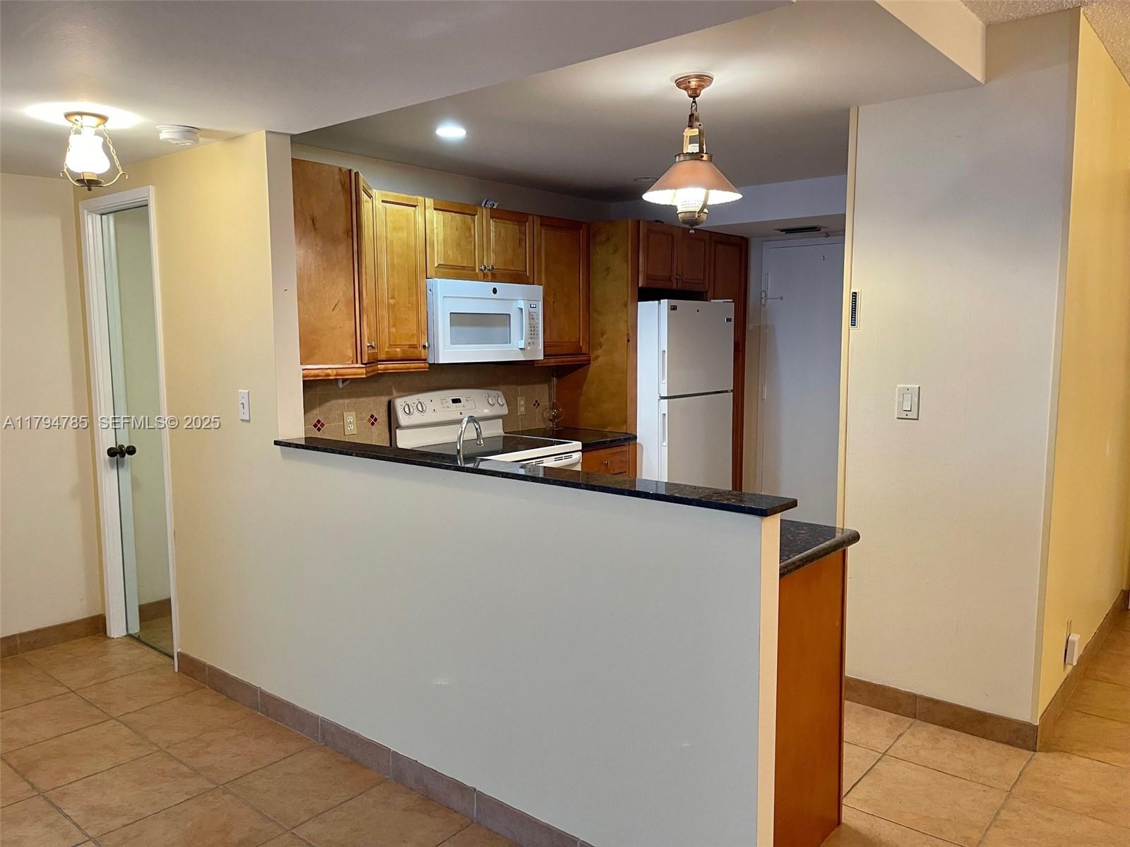 HILLCREST EAST NO 23 COND - Residential