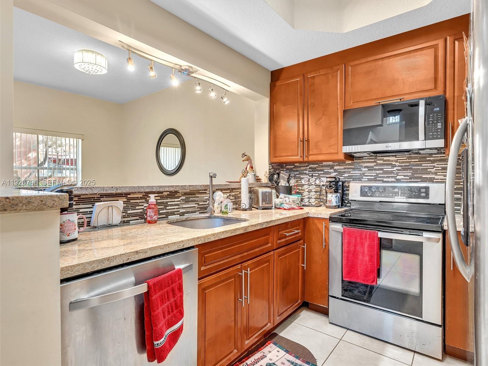 VILLAS AT HARBOR ISLES CO - Residential