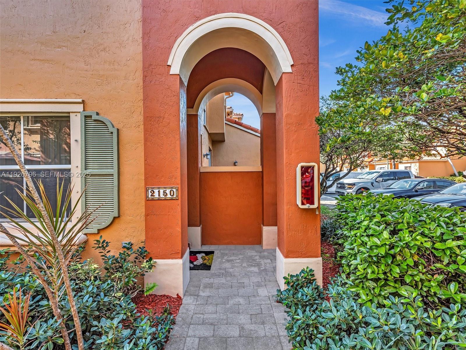 VILLAS AT HARBOR ISLES CO - Residential