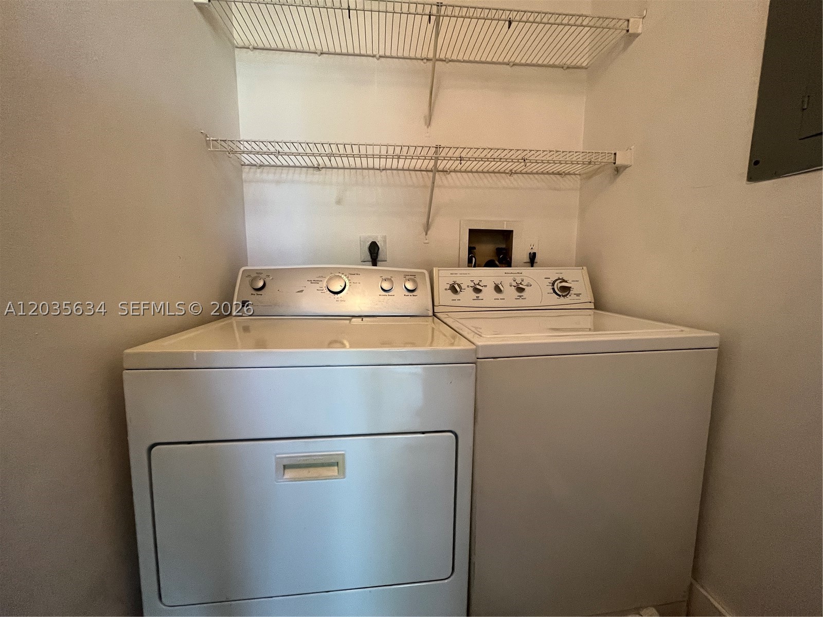 WINDWARD LAKES CONDO - Residential Lease
