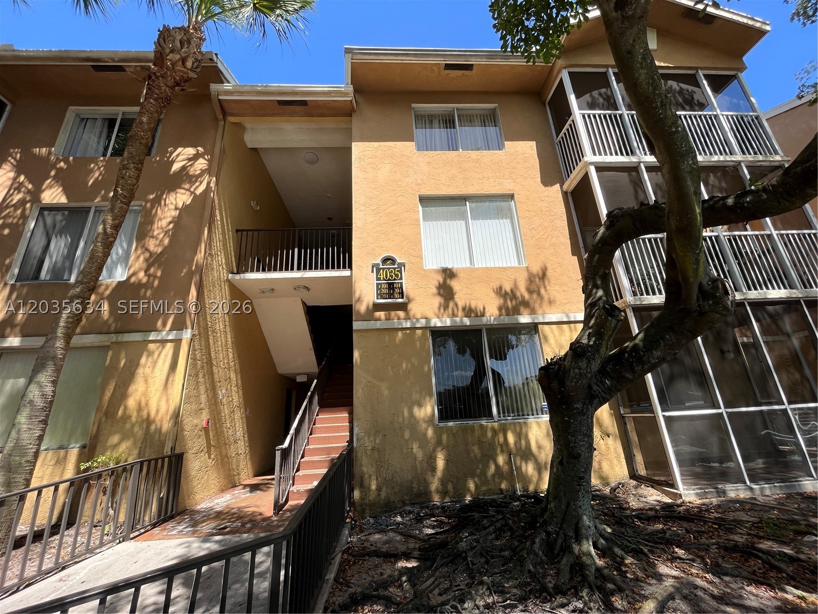 WINDWARD LAKES CONDO - Residential Lease