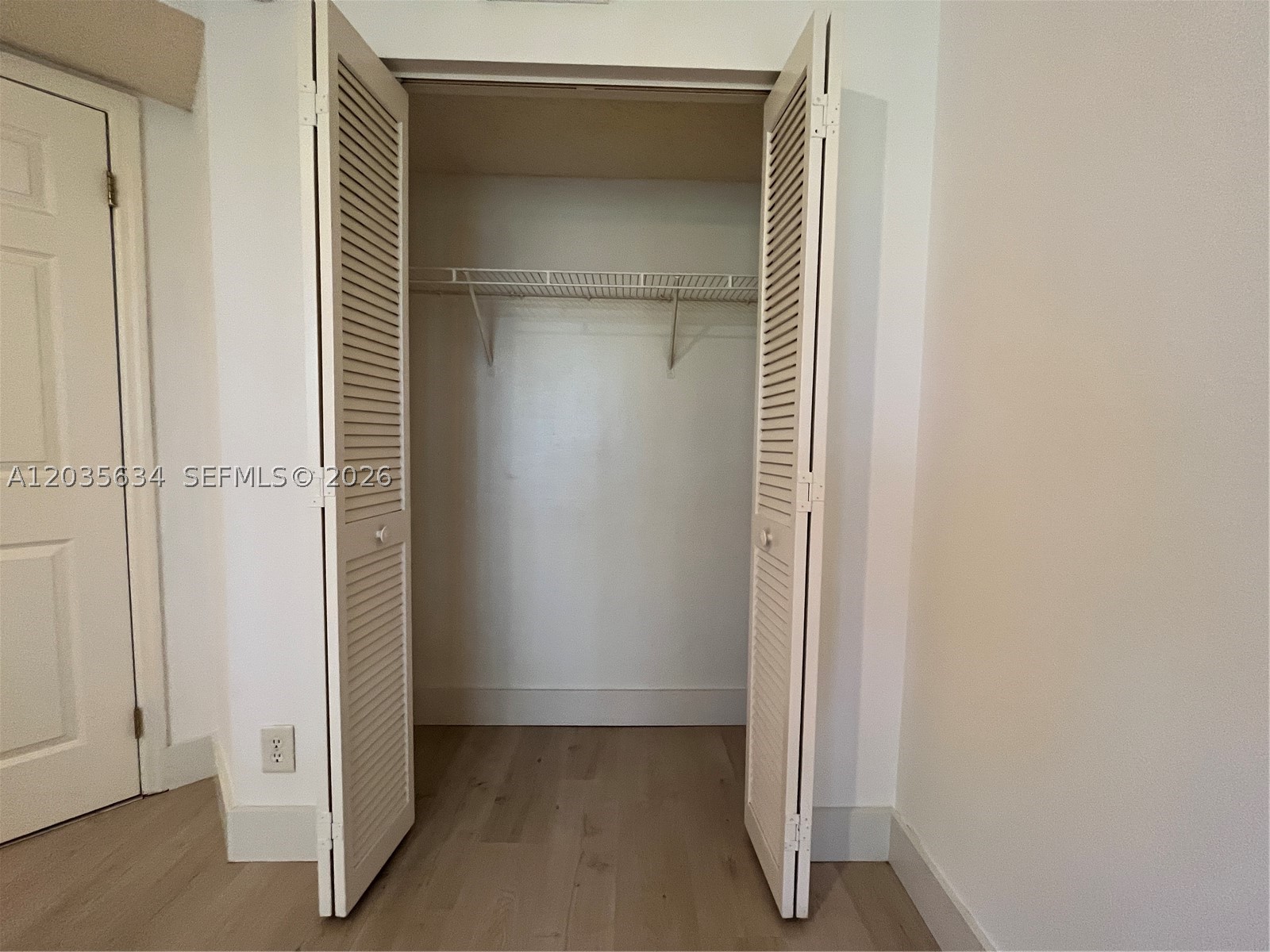 WINDWARD LAKES CONDO - Residential Lease