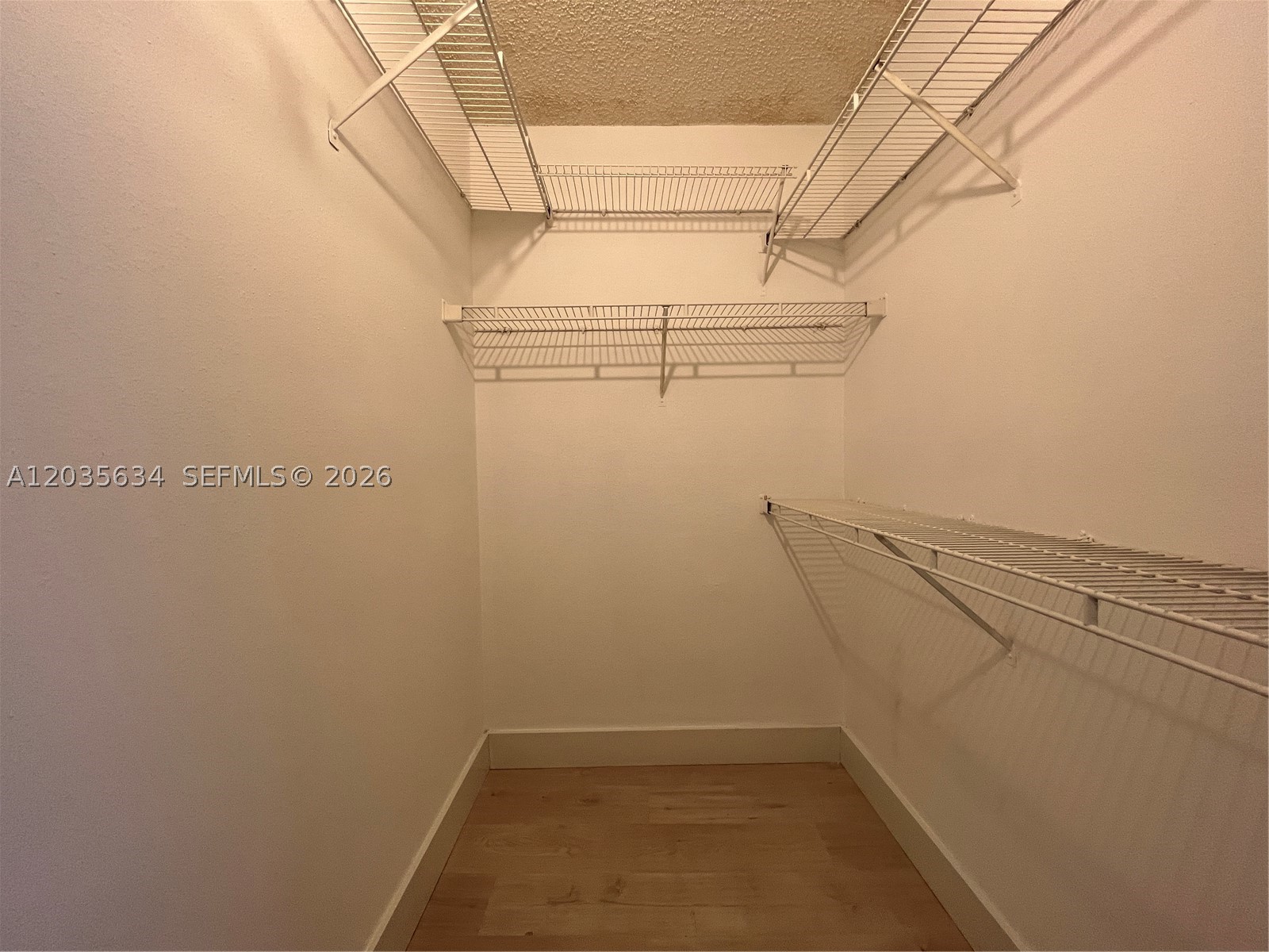 WINDWARD LAKES CONDO - Residential Lease