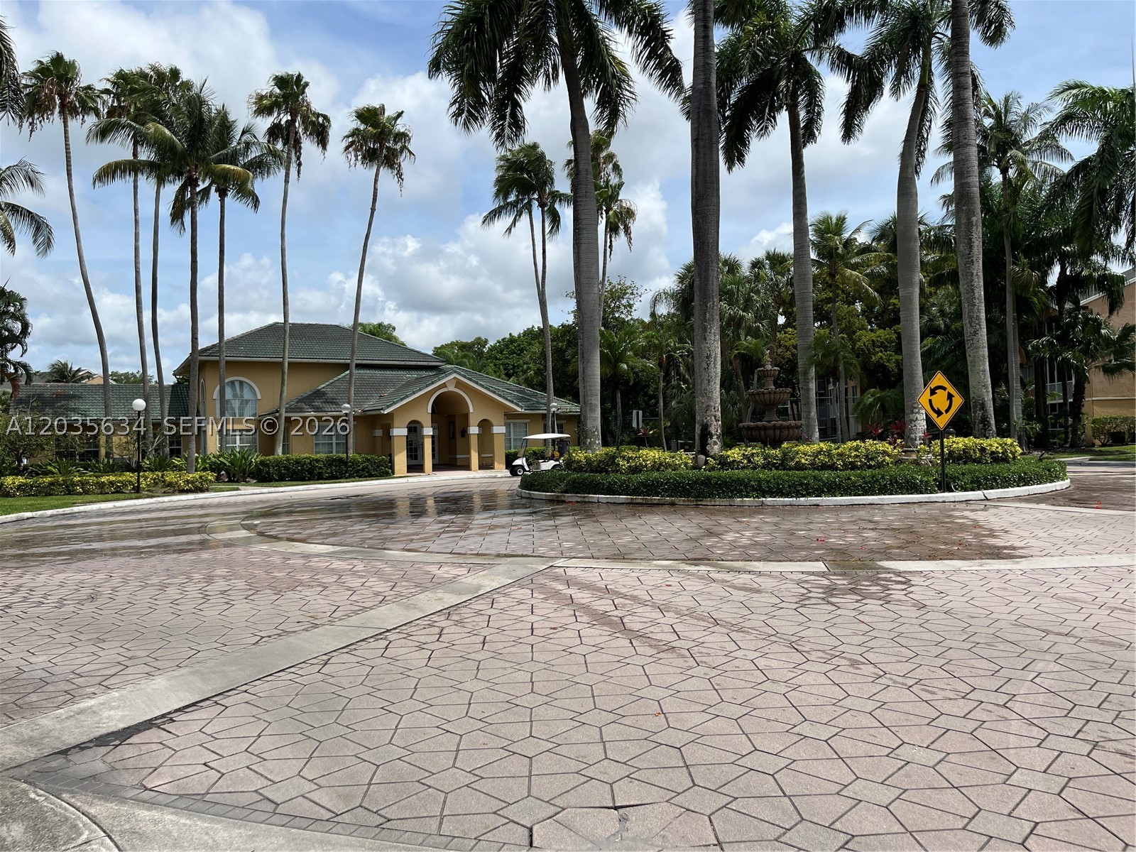 WINDWARD LAKES CONDO - Residential Lease