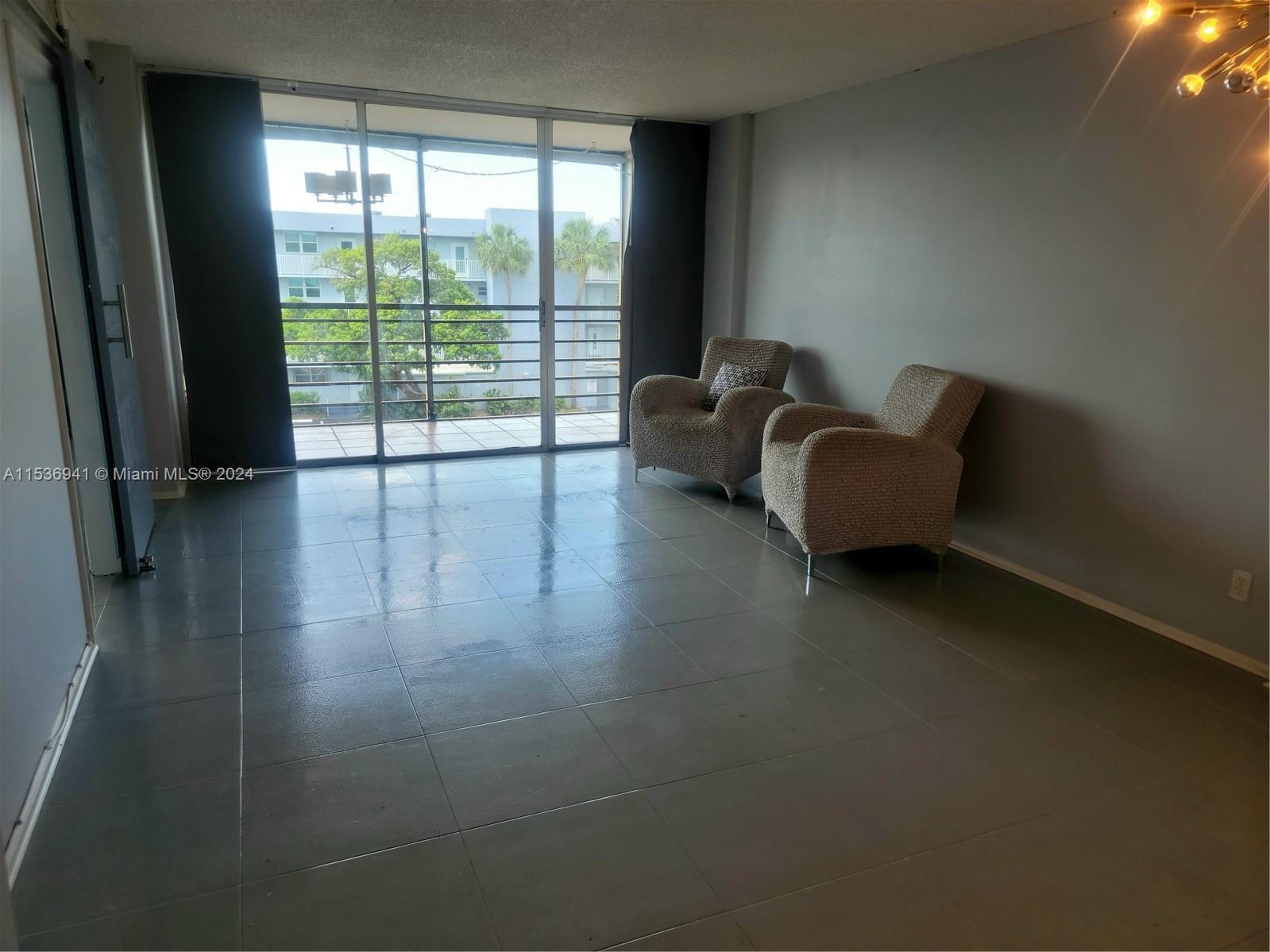 ROYAL PARK CONDO - Residential
