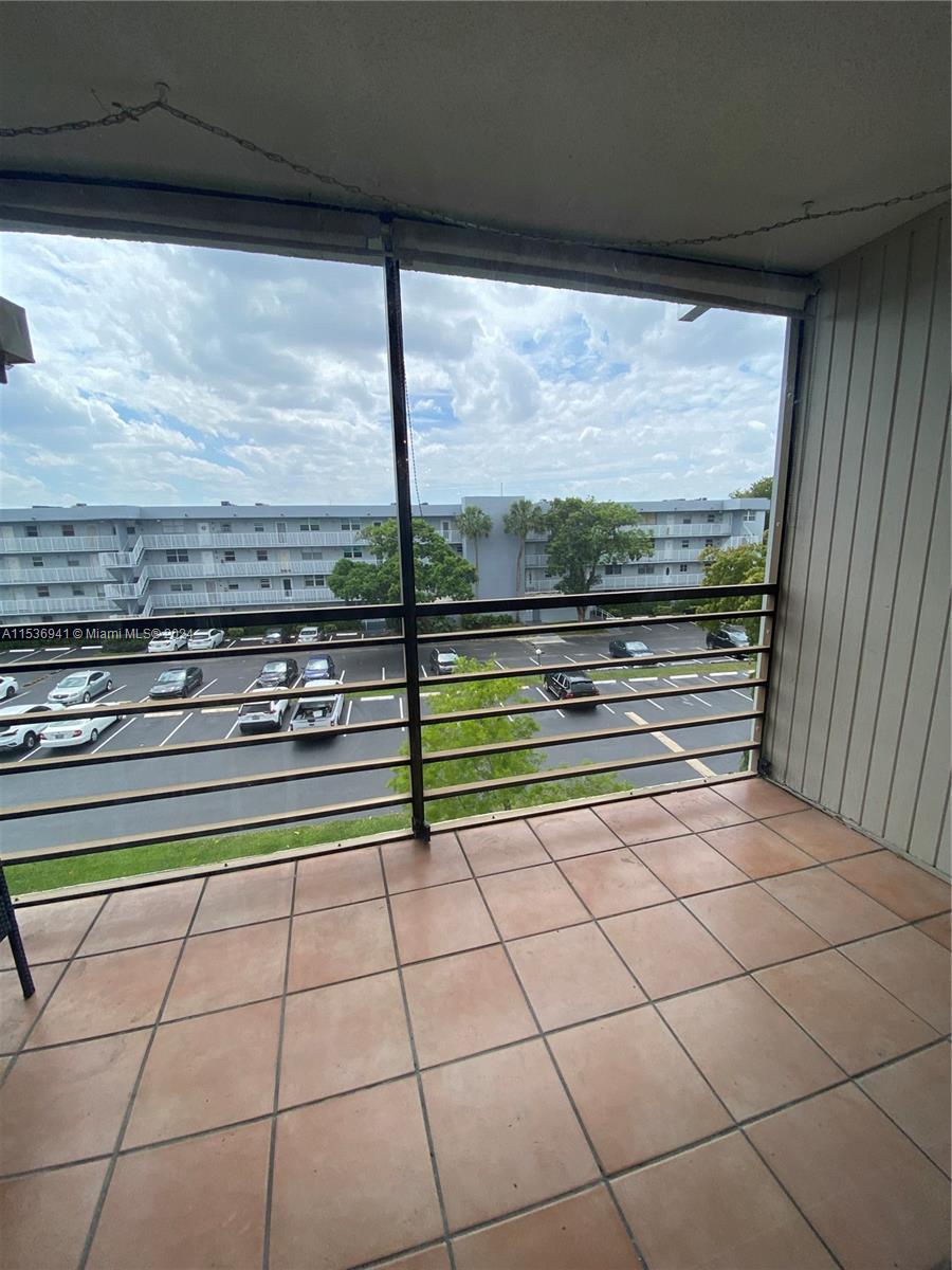 ROYAL PARK CONDO - Residential