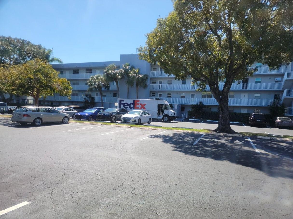 ROYAL PARK CONDO - Residential