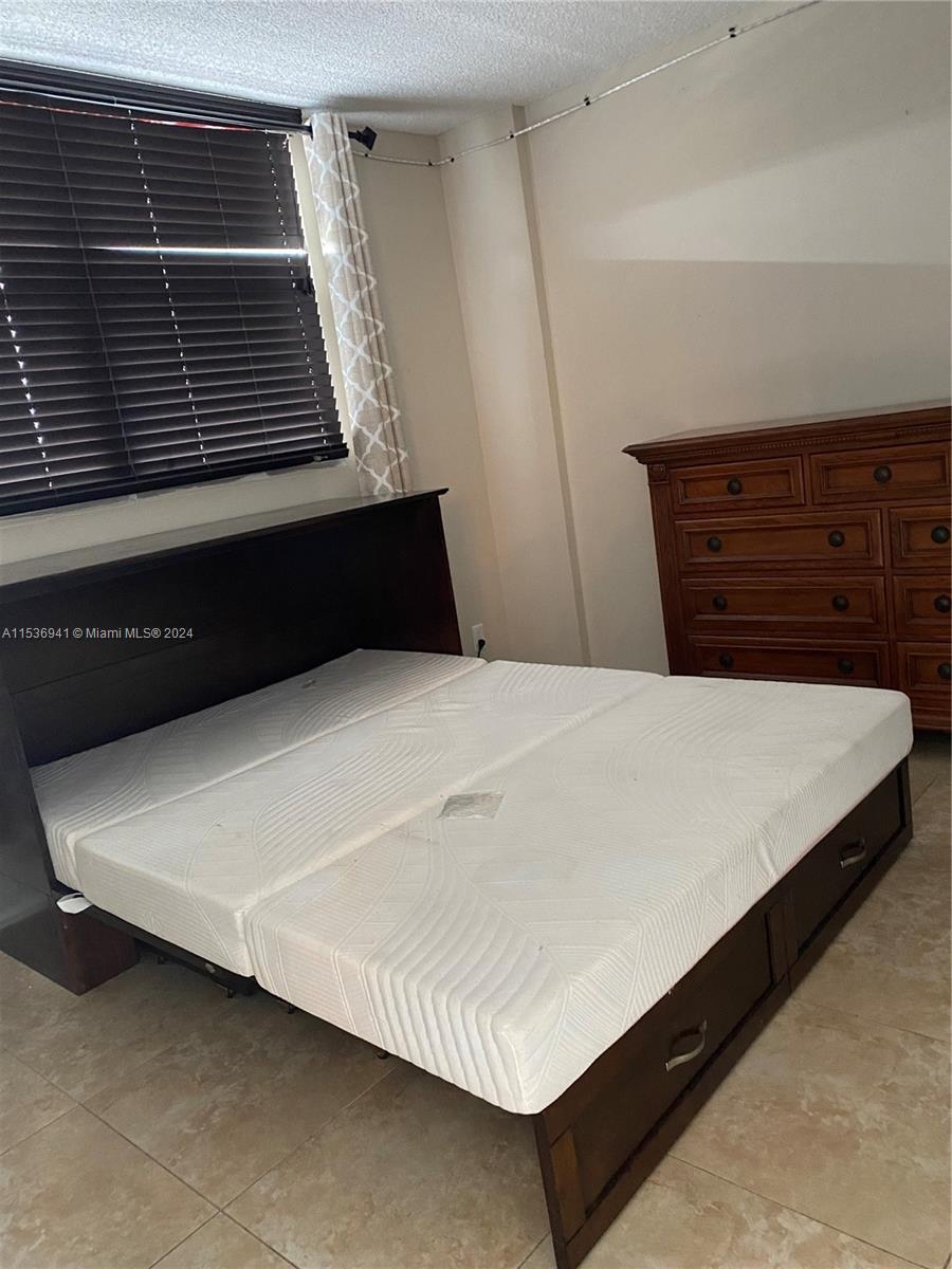 ROYAL PARK CONDO - Residential