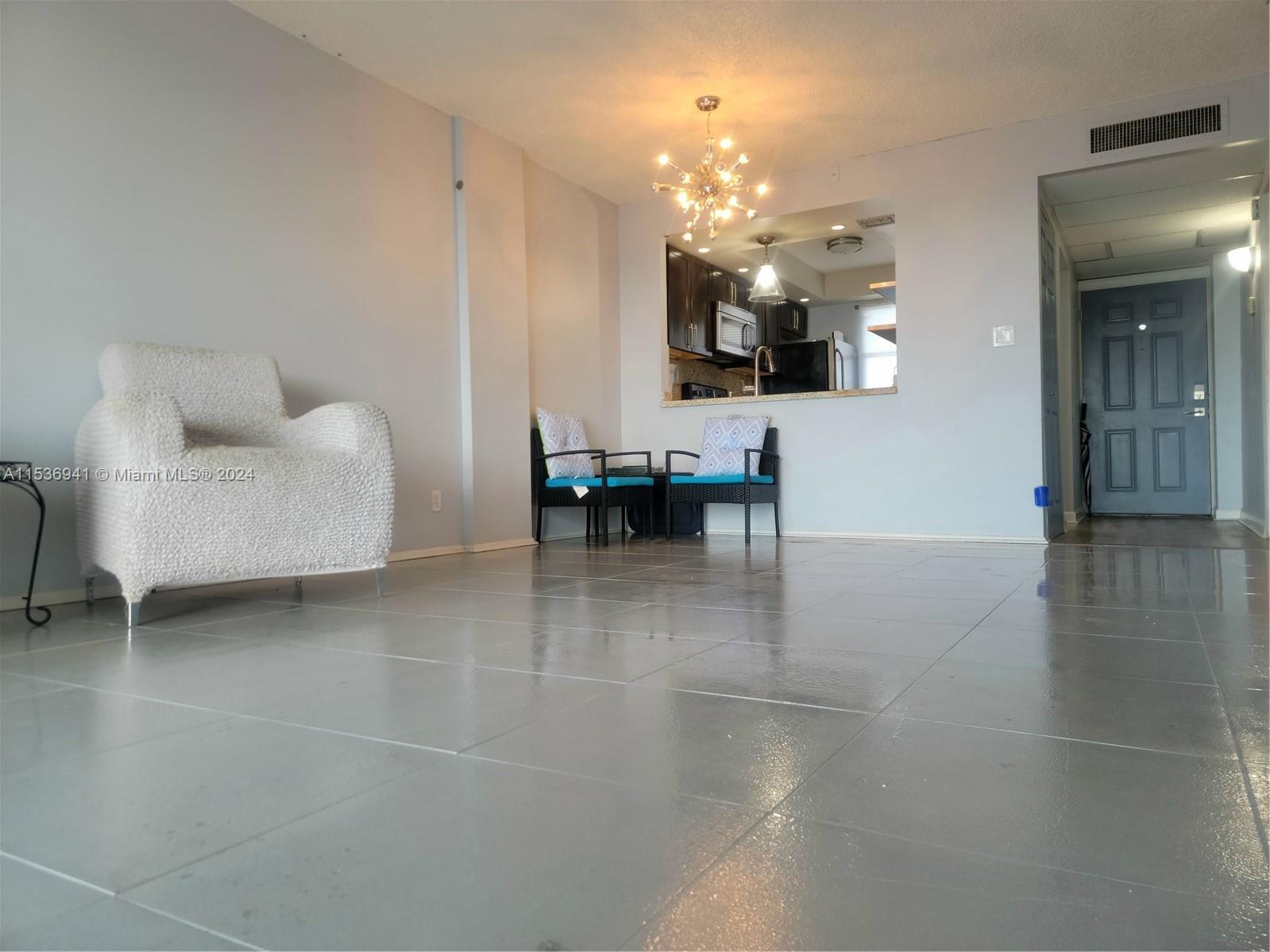 ROYAL PARK CONDO - Residential