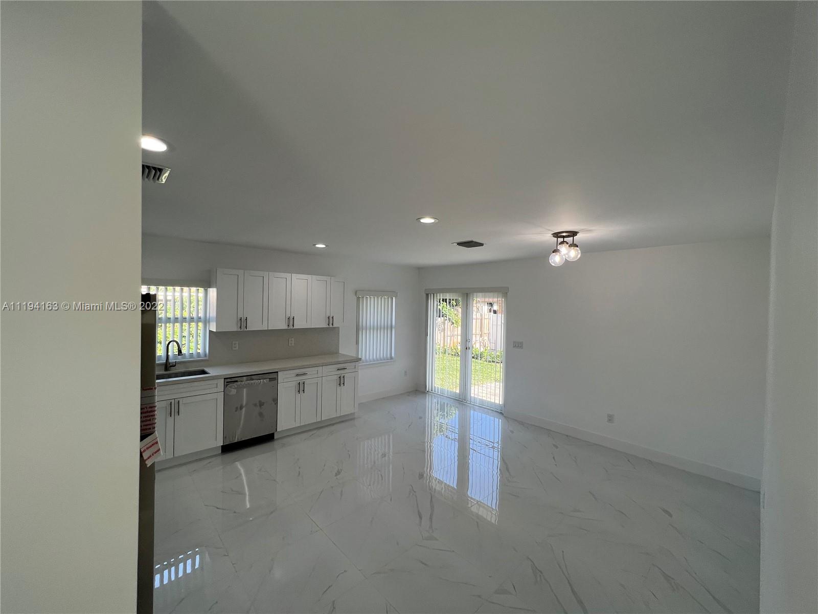 KENWOOD IN PB 3 PGS 44 & - Residential