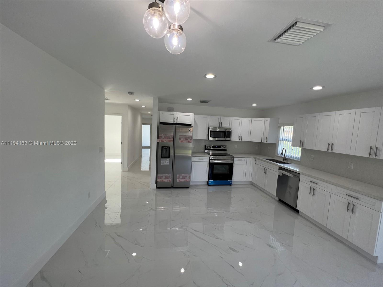 KENWOOD IN PB 3 PGS 44 & - Residential