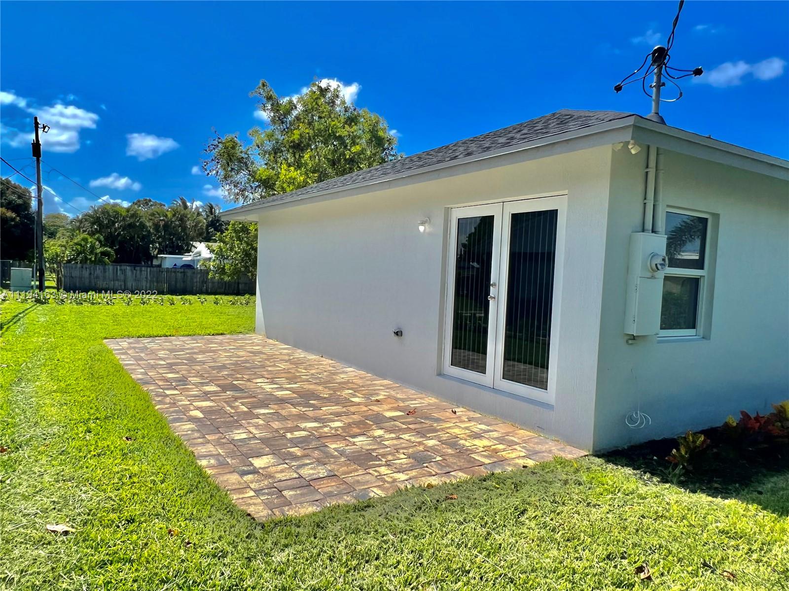KENWOOD IN PB 3 PGS 44 & - Residential