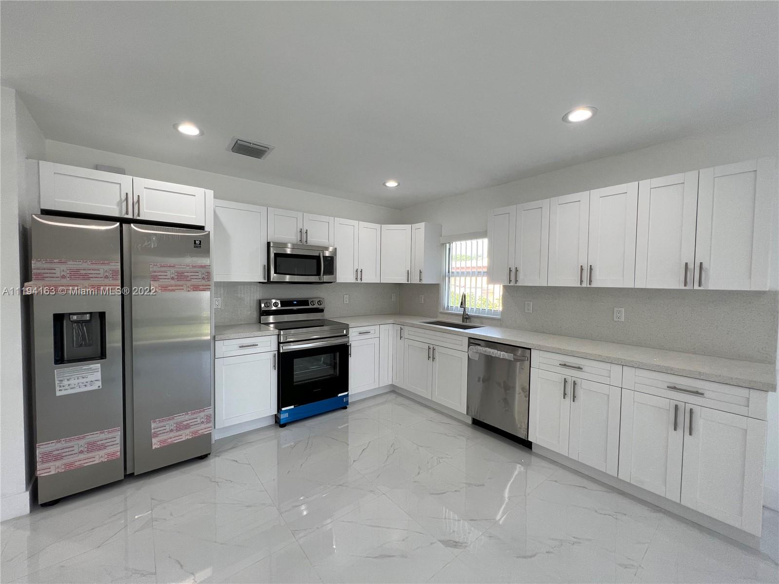 KENWOOD IN PB 3 PGS 44 & - Residential