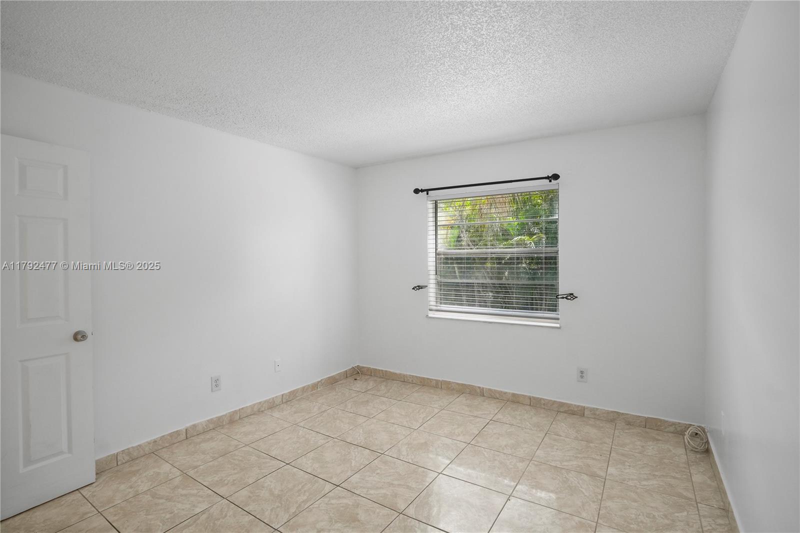 SUNNY ISLES SHORES SEC A - Residential Lease