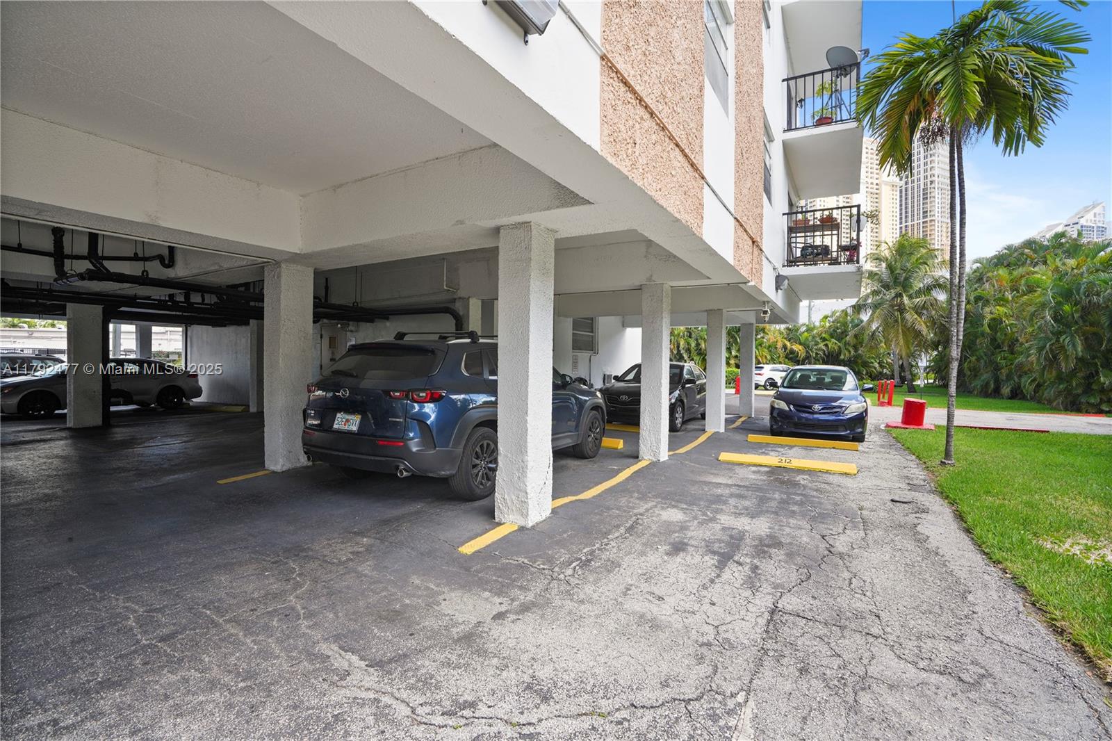 SUNNY ISLES SHORES SEC A - Residential Lease