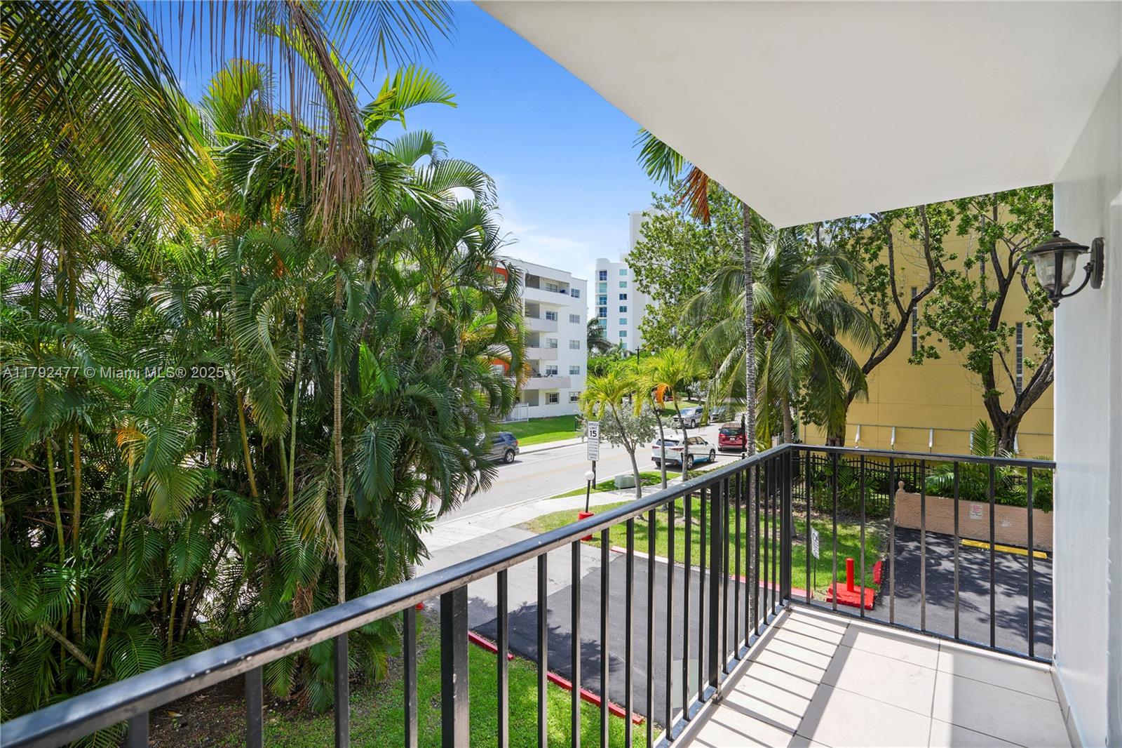 SUNNY ISLES SHORES SEC A - Residential Lease