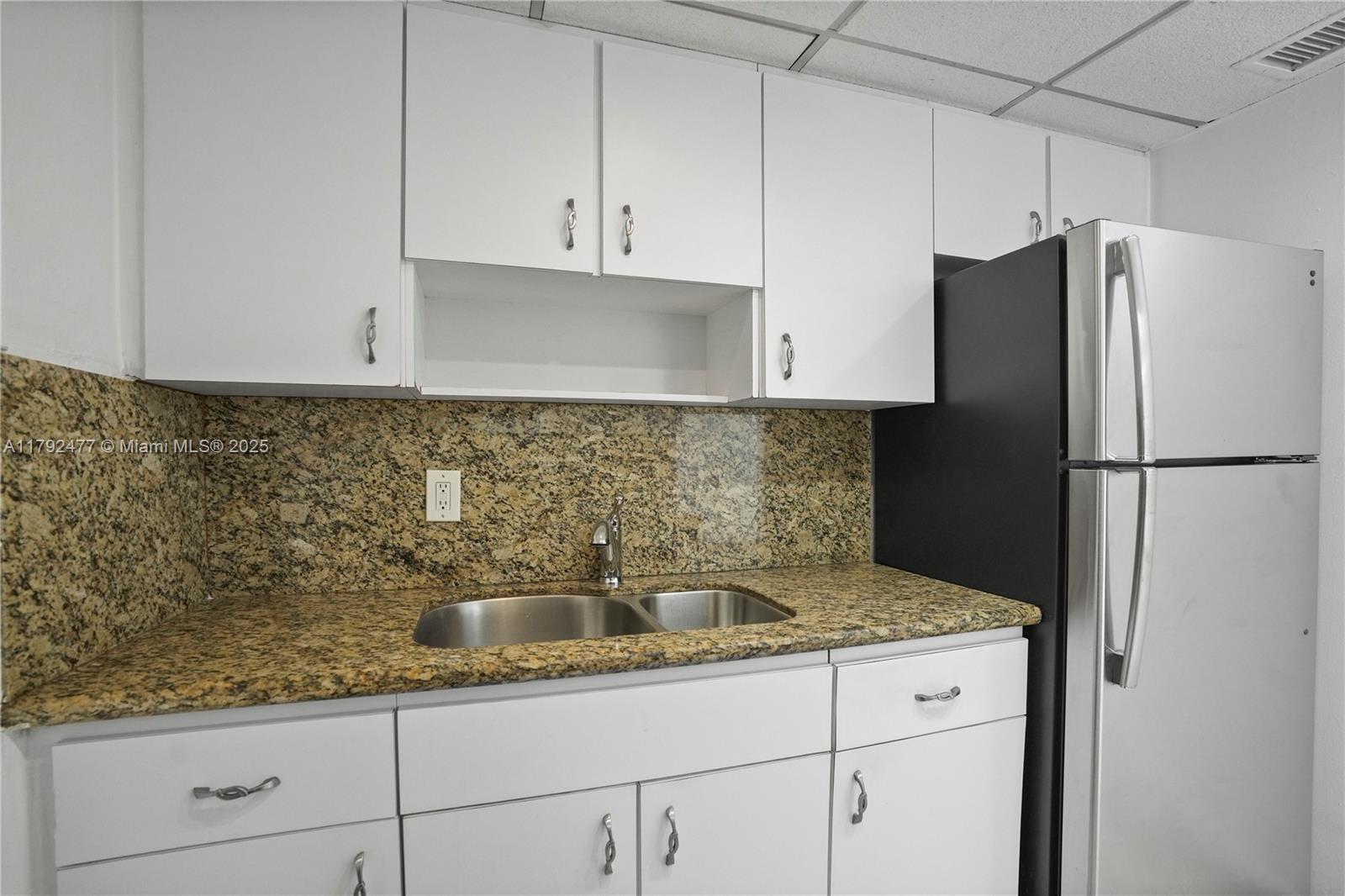 SUNNY ISLES SHORES SEC A - Residential Lease