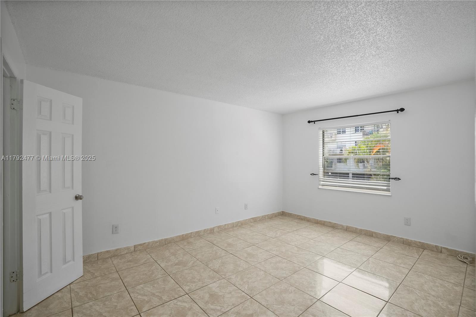 SUNNY ISLES SHORES SEC A - Residential Lease