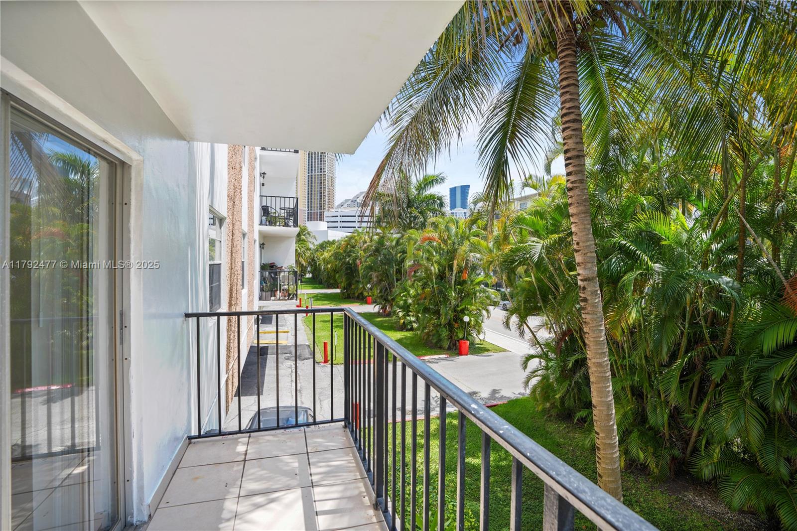 SUNNY ISLES SHORES SEC A - Residential Lease